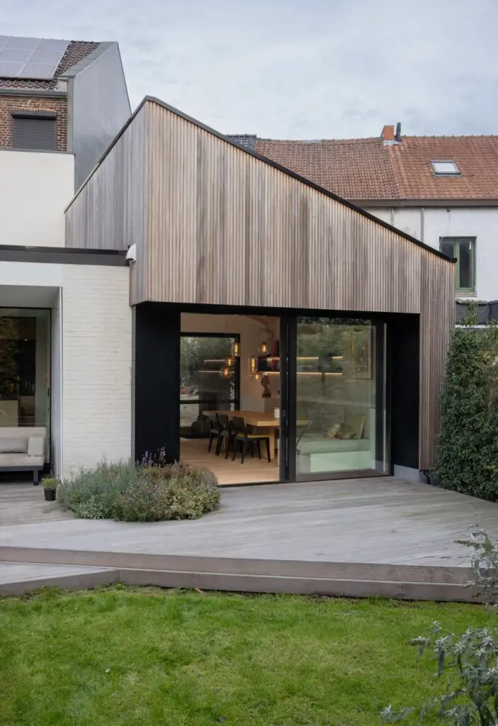 Herenhuis renovatie Patio Houtskeletbouw Thermowood ayous Runkst Hasselt Kirsty Vandewal architect Terra architecten Zonhoven